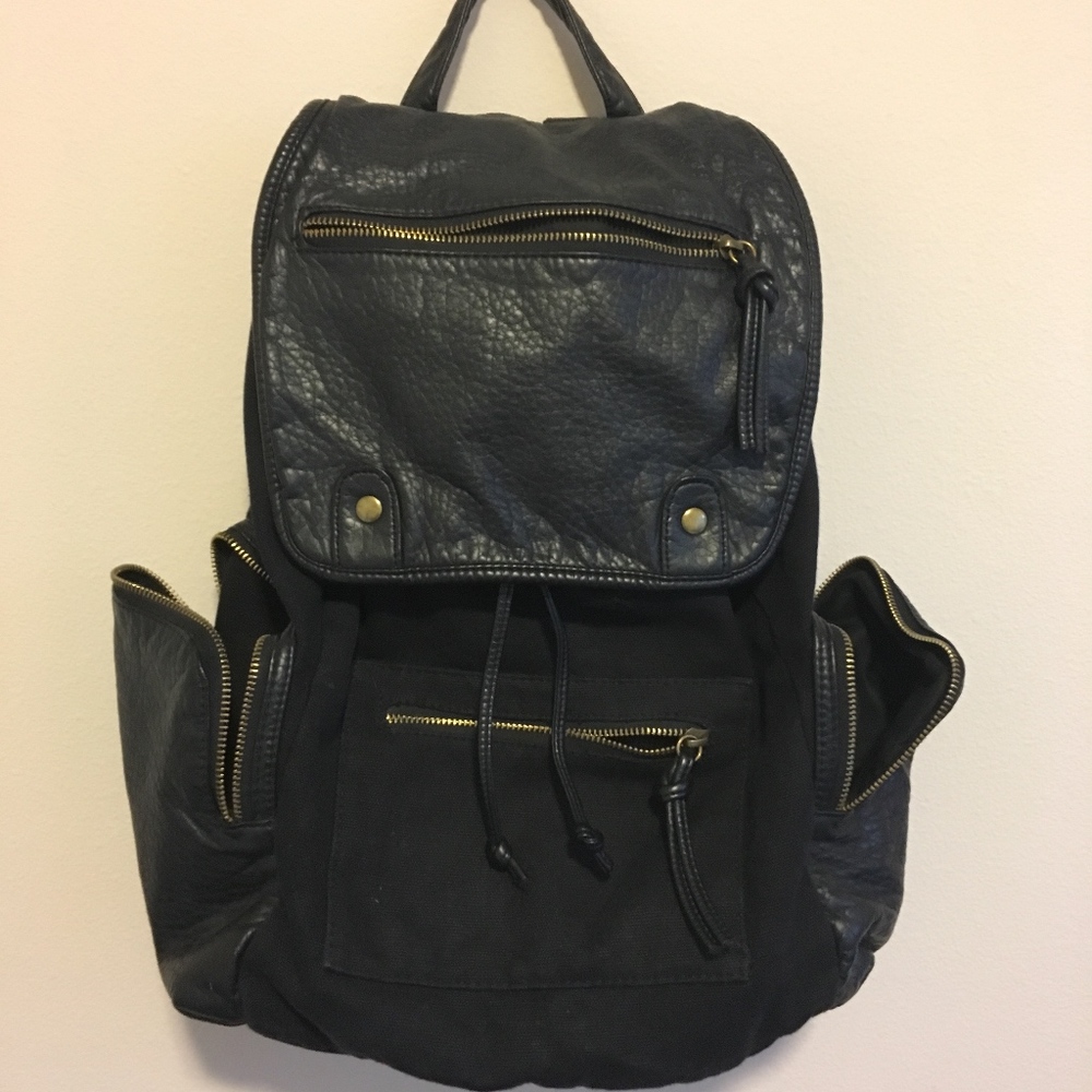 Black Knapsack